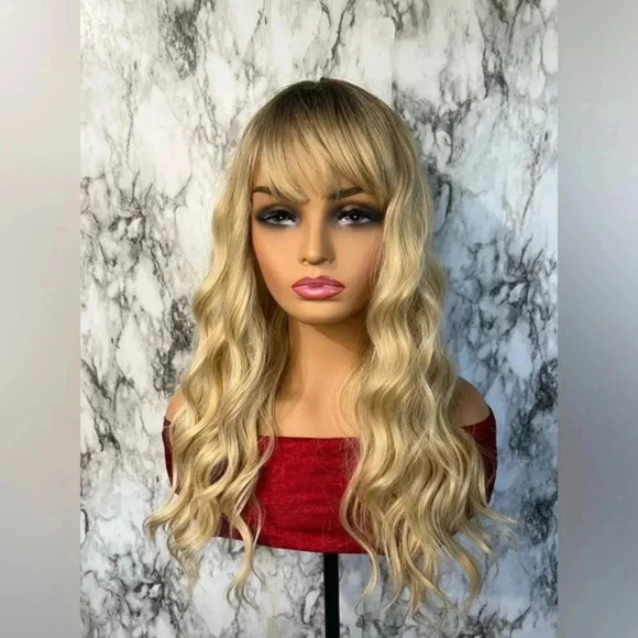 22 Inch Synthetic Curly Medium Wig with bangs - Picture 9 of 10
